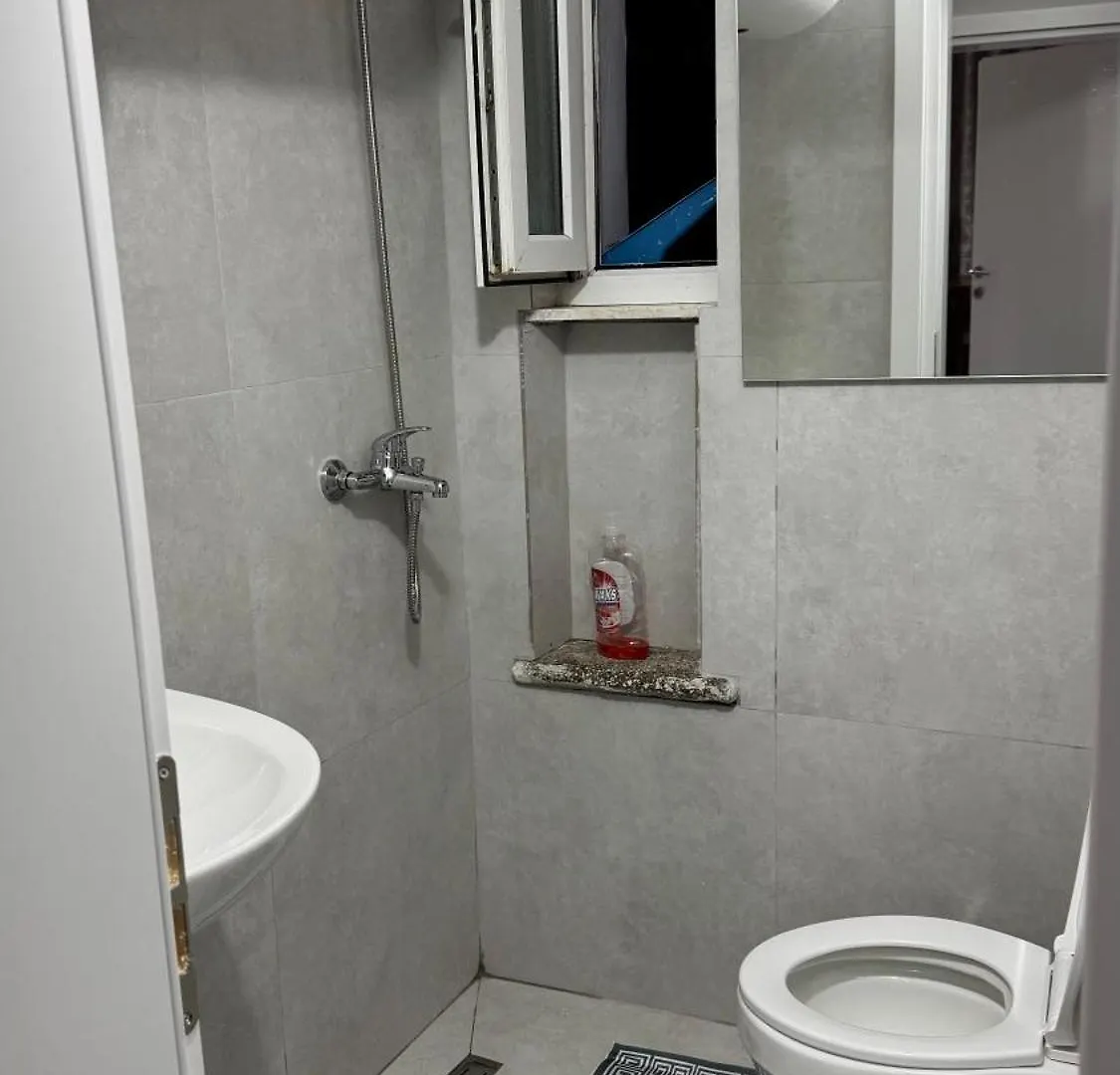 Sark Apartment Lezhe