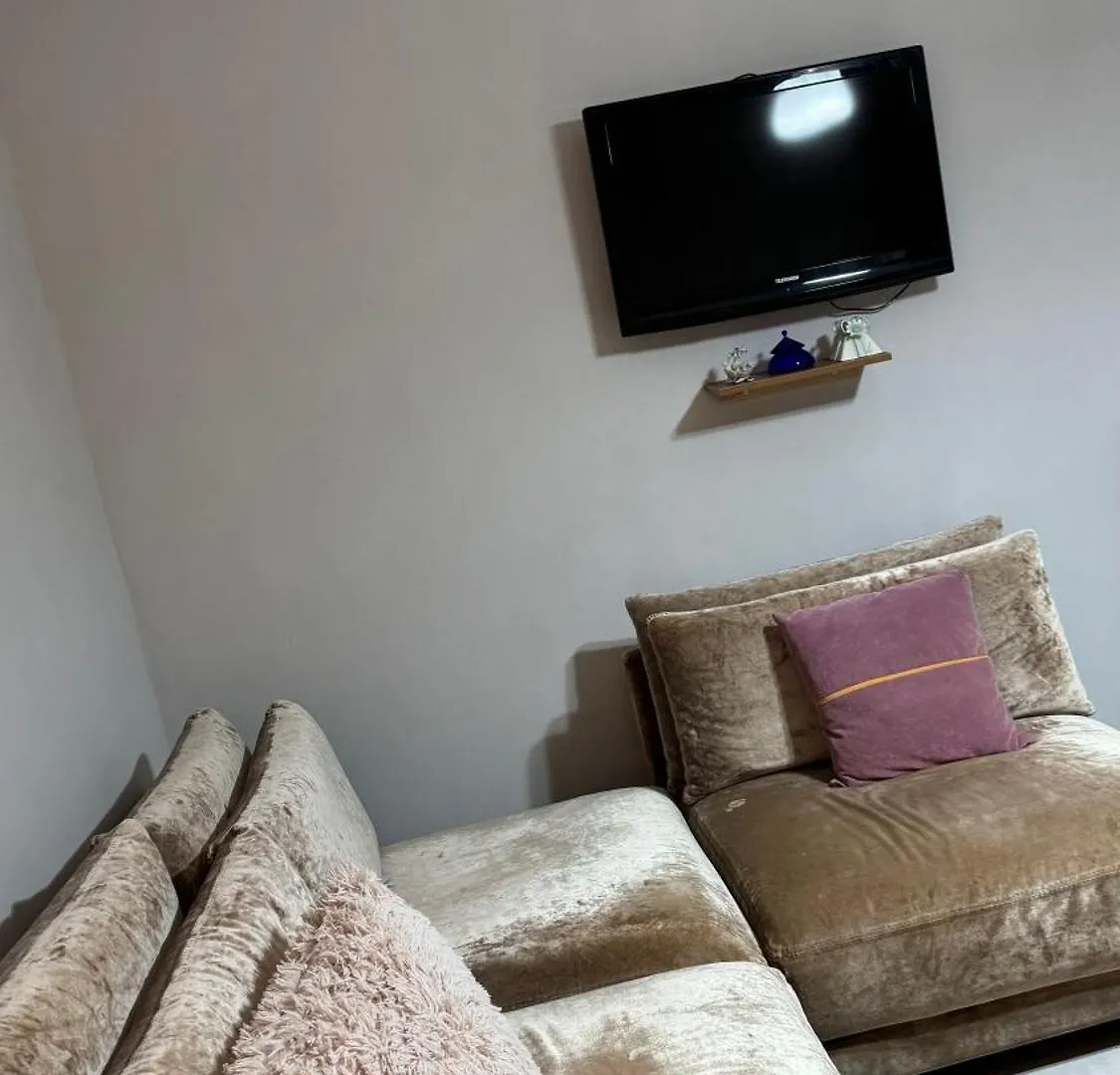 Sark Apartment Lezhe